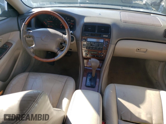 2001 Lexus ES 300 with VIN JT8BF28G015105905, listed as a Copart auction lot 46183805 with 202,449 mi miles and Salvage Title. Bid and sale history available at DreamBid. Image 8.