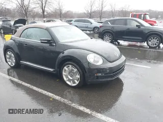 2013 Volkswagen Beetle 2.5L with VIN 3VW5P7AT8DM832656, listed as a IAAI auction lot 41729356 with 124,156 mi miles and . Bid and sale history available at DreamBid. Image 1.