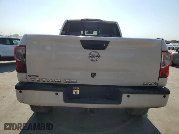 2016 Nissan Titan Platinum Reserve z VIN 1N6BA1F21GN513109, wystawiony jako Copart lot #64840434 z przebiegiem 94 263 mil mil oraz Czysty tytuł • Clean title. Historia ofert i sprzedaży dostępna na DreamBid. Obrazek 6.