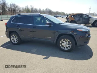 2016 Jeep Cherokee Latitude with VIN 1C4PJMCS5GW341403, listed as a Copart auction lot 54129745 with 46,707 mi miles and Salvage Title. Bid and sale history available at carsss.com. Image 4.