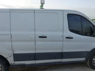 2020 Ford Transit Cargo z VIN 1FTYE1Y82LKB45974, wystawiony jako IAAI lot #42614744 z przebiegiem 200 241 mil mil oraz . Historia ofert i sprzedaży dostępna na DreamBid. Obrazek 13.