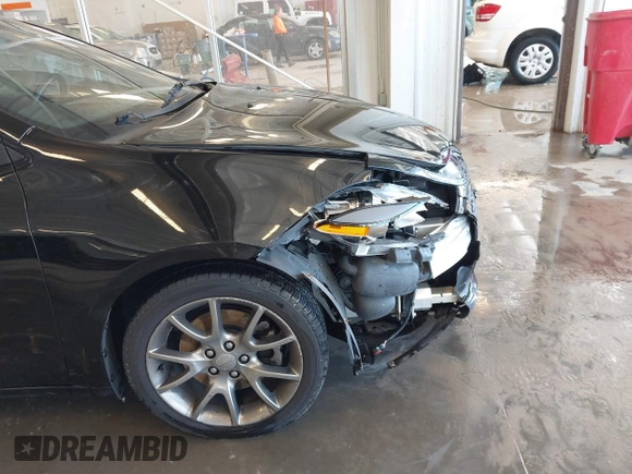 2015 Dodge Dart SXT with VIN 1C3CDFBB5FD205354, listed as a IAAI auction lot 41646932 with 84,322 mi miles. Bid and sale history available at carsss.com. Image 17.