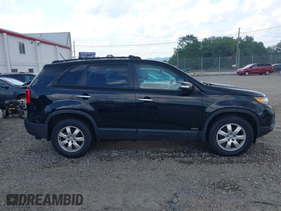 2013 Kia Sorento LX with VIN 5XYKTDA68DG408823, listed as a IAAI auction lot 42554361 with 221,917 mi miles and . Bid and sale history available at DreamBid. Image 13.