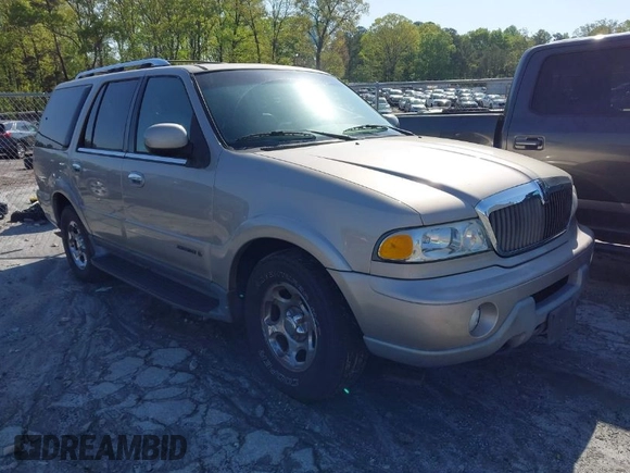 2002 Lincoln Navigator z VIN 5LMFU28R12LJ03421, wystawiony jako IAAI lot #41977604 z przebiegiem 192 807 mil mil oraz . Historia ofert i sprzedaży dostępna na DreamBid. Obrazek 1.