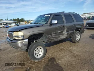 2002 GMC Yukon SLT with VIN 1GKEC13Z02R195842, listed as a Copart auction lot 86726704 with 0 mi miles and Salvage Title. Bid and sale history available at carsss.com. Image 1.