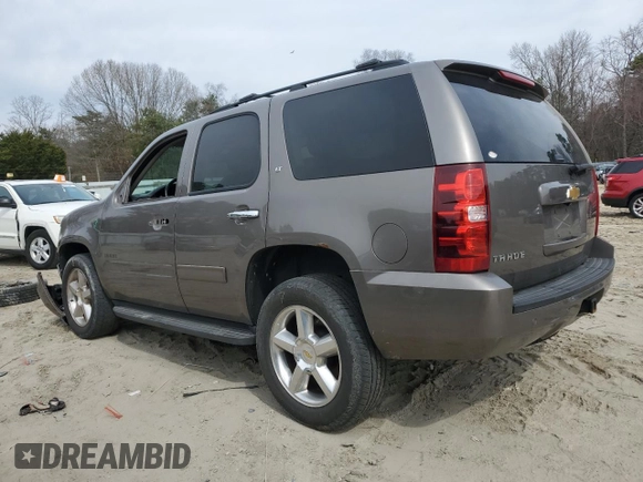 2013 Chevrolet Tahoe LT z VIN 1GNSKBE03DR181613, wystawiony jako Copart lot #49804675 z przebiegiem 227 939 mil mil oraz Szkoda całkowita • Salvage title. Historia ofert i sprzedaży dostępna na DreamBid. Obrazek 2.