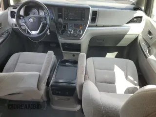 2019 Toyota Sienna LE Auto Access Seat with VIN 5TDKZ3DC9KS018310, listed as a Copart auction lot 55146415 with 117,536 mi miles and Salvage title. Bid and sale history available at DreamBid. Image 8.