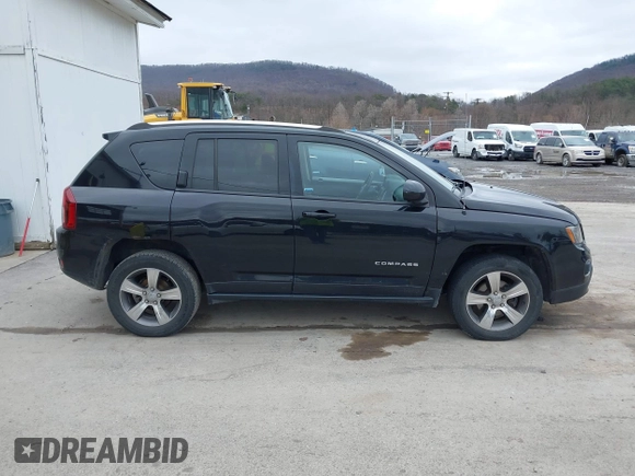 2016 Jeep Compass Latitude with VIN 1C4NJDEB8GD695268, listed as a IAAI auction lot 41724921 with 137,118 mi miles. Bid and sale history available at carsss.com. Image 13.