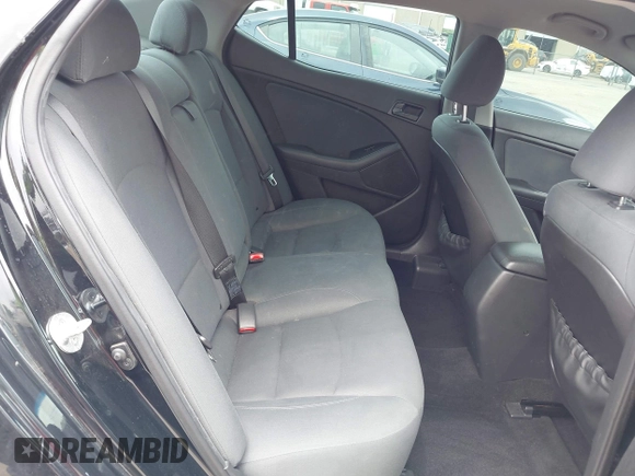 2015 Kia Optima LX z VIN 5XXGM4A70FG517585, wystawiony jako IAAI lot #42193594 z przebiegiem 155 118 mil mil oraz . Historia ofert i sprzedaży dostępna na DreamBid. Obrazek 8.