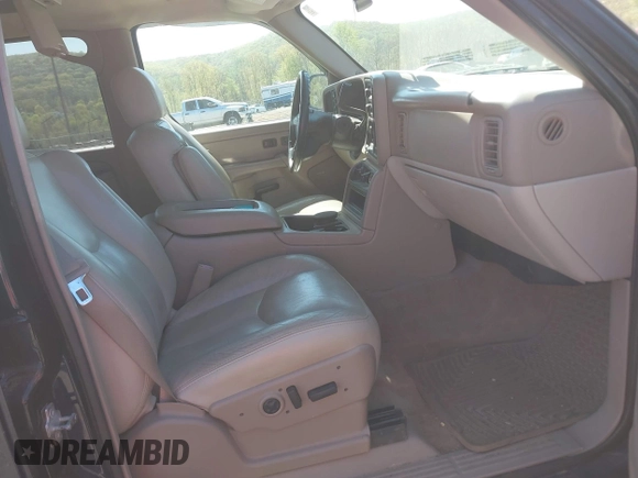 2005 Chevrolet Tahoe LS with VIN 1GNEK13T55J136340, listed as a IAAI auction lot 42153963 with 0 mi miles. Bid and sale history available at carsss.com. Image 5.