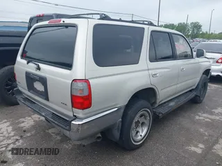 1998 Toyota 4Runner SR5 с VIN JT3GN86RXW0063561, выставлен на аукционе IAAI как лот 42300471 с пробегом 311 139 миль миль и . История ставок и продаж доступна на DreamBid. Изображение 4.