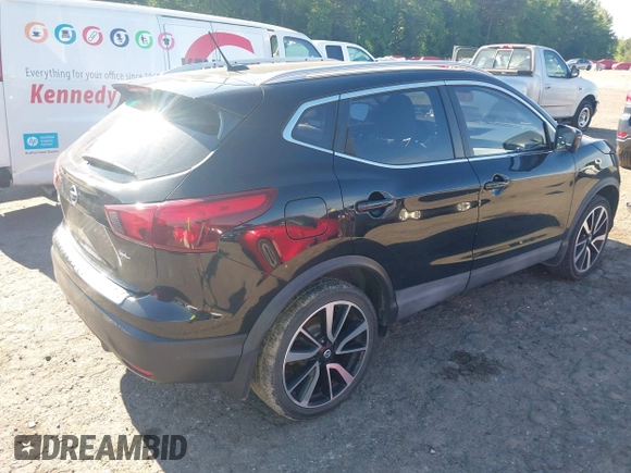 2017 Nissan Rogue SL z VIN JN1BJ1CR5HW101326, wystawiony jako IAAI lot #42198432 z przebiegiem 92 227 mil mil oraz . Historia ofert i sprzedaży dostępna na DreamBid. Obrazek 4.