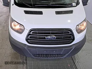 2019 Ford Transit z VIN 1FTYE1YM5KKB87003, wystawiony jako IAAI lot #42610488 z przebiegiem 106 642 mil mil oraz . Historia ofert i sprzedaży dostępna na DreamBid. Obrazek 28.