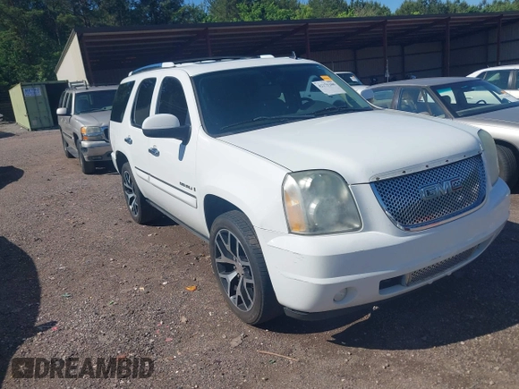 2008 GMC Yukon Denali z VIN 1GKFK63848J230708, wystawiony jako IAAI lot #42175206 z przebiegiem 208 589 mil mil oraz . Historia ofert i sprzedaży dostępna na DreamBid. Obrazek 1.