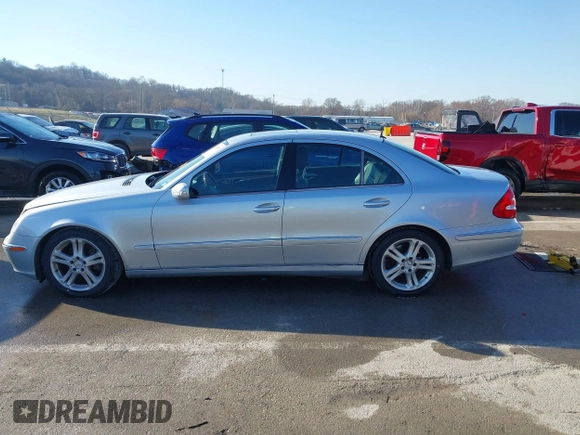 2006 Mercedes-Benz E-Class 3.5L with VIN WDBUF56J66A828486, listed as a IAAI auction lot 41768251 with 277,297 mi miles. Bid and sale history available at carsss.com. Image 14.