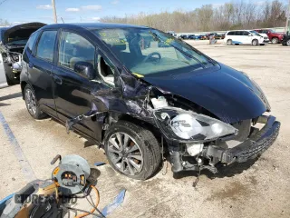 2013 Honda Fit Sport z VIN JHMGE8H68DC053863, wystawiony jako Copart lot #52140945 z przebiegiem Nie podano mil oraz Szkoda całkowita • Salvage title. Historia ofert i sprzedaży dostępna na DreamBid. Obrazek 4.
