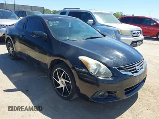 2013 Nissan Altima S with VIN 1N4AL2EP8DC172025, listed as a IAAI auction lot 41842300 with 143,376 mi miles and . Bid and sale history available at DreamBid. Image 1.