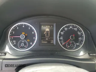 2014 Volkswagen Tiguan SEL with VIN WVGAV3AX6EW603358, listed as a Copart auction lot 62065575 with 209,464 mi miles and Clean title. Bid and sale history available at DreamBid. Image 9.