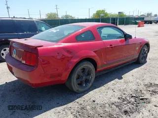 2009 Ford Mustang with VIN 1ZVHT80NX95120308, listed as a IAAI auction lot 42014306 with 136,208 mi miles and . Bid and sale history available at carsss.com. Image 4.