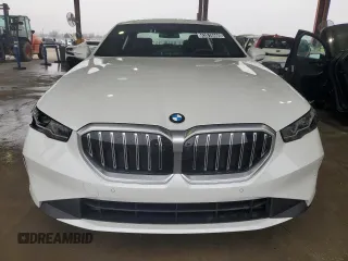 2025 BMW 5 Series 540i xDrive with VIN WBA63FJ08SCU11311, listed as a Copart auction lot 43818665 with 3,408 mi miles and Clean Title. Bid and sale history available at carsss.com. Image 5.