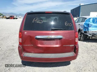 2010 Chrysler Town & Country Touring z VIN 2A4RR5D12AR492111, wystawiony jako Copart lot #58997205 z przebiegiem Nie podano mil oraz Szkoda całkowita • Salvage title. Historia ofert i sprzedaży dostępna na DreamBid. Obrazek 6.
