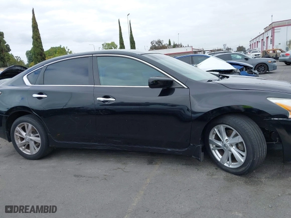 2013 Nissan Altima 2.5 SV with VIN 1N4AL3AP8DN487973, listed as a IAAI auction lot 42053839 with 124,871 mi miles. Bid and sale history available at carsss.com. Image 13.