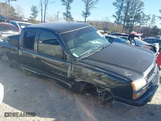 2003 Chevrolet Silverado 1500 Work Truck with VIN 2GCEC19XX31352031, listed as a IAAI auction lot 41283482 with 131,106 mi miles. Bid and sale history available at carsss.com. Image 12.
