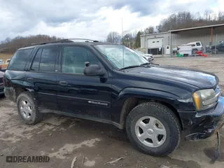 2002 Chevrolet TrailBlazer LS with VIN 1GNDT13SX22308464, listed as a IAAI auction lot 41225470 with 127,370 mi miles. Bid and sale history available at carsss.com. Image 6.