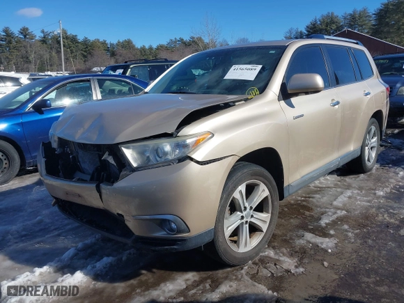 2013 Toyota Highlander Limited with VIN 5TDYK3EH5DS099723, listed as a IAAI auction lot 41565089 with 75,207 mi miles. Bid and sale history available at carsss.com. Image 2.