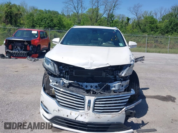 2018 Lincoln MKC Reserve with VIN 5LMCJ3C99JUL32057, listed as a IAAI auction lot 41983726 with 103,222 mi miles and . Bid and sale history available at DreamBid. Image 12.