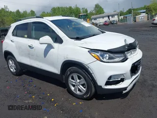 2019 Chevrolet Trax LT z VIN KL7CJPSB5KB943555, wystawiony jako IAAI lot #42335227 z przebiegiem 125 458 mil mil oraz . Historia ofert i sprzedaży dostępna na DreamBid. Obrazek 1.