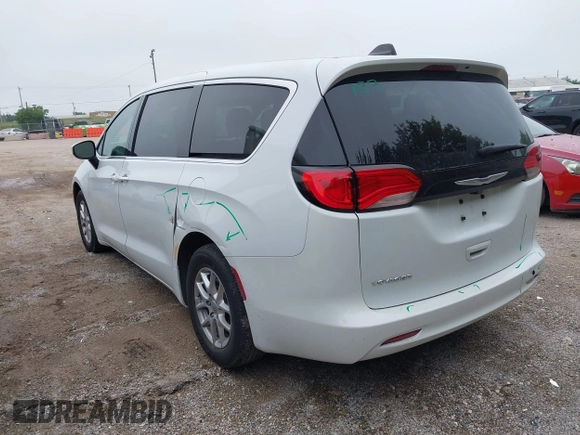 2023 Chrysler Voyager LX z VIN 2C4RC1CG1PR516123, wystawiony jako IAAI lot #42346775 z przebiegiem 41 235 mil mil oraz . Historia ofert i sprzedaży dostępna na DreamBid. Obrazek 3.