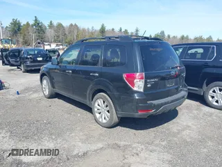 2013 Subaru Forester 2.5X Premium with VIN JF2SHADC6DH441989, listed as a IAAI auction lot 41904752 with 201,903 mi miles. Bid and sale history available at carsss.com. Image 3.