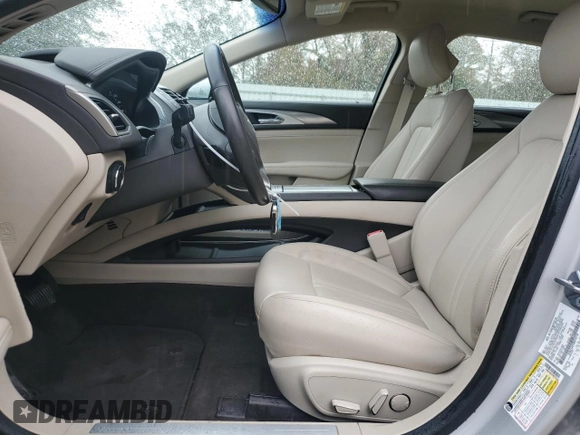 2019 Lincoln MKZ Standard with VIN 3LN6L5A91KR619118, listed as a Copart auction lot 82528044 with 10,541 mi miles and Salvage Title. Bid and sale history available at carsss.com. Image 7.
