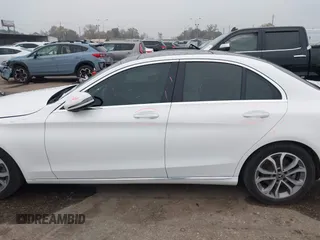 2018 Mercedes-Benz C 300 z VIN WDDWF4JB3JR389395, wystawiony jako IAAI lot #41190433 z przebiegiem 69 751 mil mil oraz . Historia ofert i sprzedaży dostępna na DreamBid. Obrazek 14.
