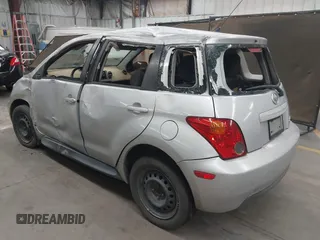 2004 Scion xA z VIN JTKKT624840052476, wystawiony jako IAAI lot #41785953 z przebiegiem Nie podano mil oraz . Historia ofert i sprzedaży dostępna na DreamBid. Obrazek 3.