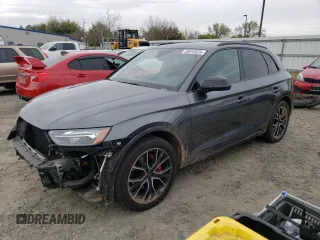 2021 Audi SQ5 Premium Plus with VIN WA1B4AFYXM2139721, listed as a Copart auction lot 49915525 with 32,582 mi miles and Salvage Title. Bid and sale history available at carsss.com. Image 1.