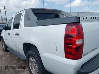 2009 Chevrolet Avalanche 1LT with VIN 3GNEC12079G239075, listed as a IAAI auction lot 42427400 with 227,766 mi miles and . Bid and sale history available at DreamBid. Image 3.