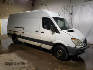 2007 Freightliner Sprinter with VIN WDYPE845375168608, listed as a Copart auction lot 81593494 with Not Provided miles and Salvage Title. Bid and sale history available at DreamBid. Image 4.