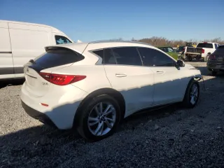 2017 Infiniti QX30 Sport with VIN SJKCH5CP4HA029323, listed as a Copart auction lot 88133715 with 109,972 mi miles and Salvage title. Bid and sale history available at DreamBid. Image 3.
