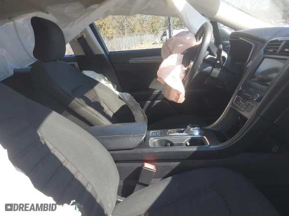 2019 Ford Fusion Hybrid SE with VIN 3FA6P0LU1KR235021, listed as a IAAI auction lot 41660786 with 93,331 mi miles. Bid and sale history available at carsss.com. Image 5.