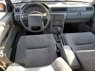 1995 Volvo 900 z VIN YV1JS8316S3193042, wystawiony jako Copart lot #81591334 z przebiegiem 142 347 mil mil oraz Szkody całkowita. Historia ofert i sprzedaży dostępna na DreamBid. Obrazek 8.