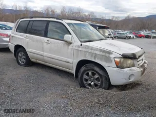 2004 Toyota Highlander with VIN JTEEP21A240036598, listed as a IAAI auction lot 41696106 with 145,242 mi miles. Bid and sale history available at carsss.com. Image 1.