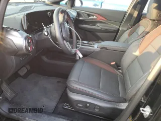 2024 Chevrolet Equinox EV RS z VIN 3GN7DNRP1RS239635, wystawiony jako Copart lot #82921244 z przebiegiem 5 063 mil mil oraz Szkoda całkowita • Salvage title. Historia ofert i sprzedaży dostępna na DreamBid. Obrazek 7.