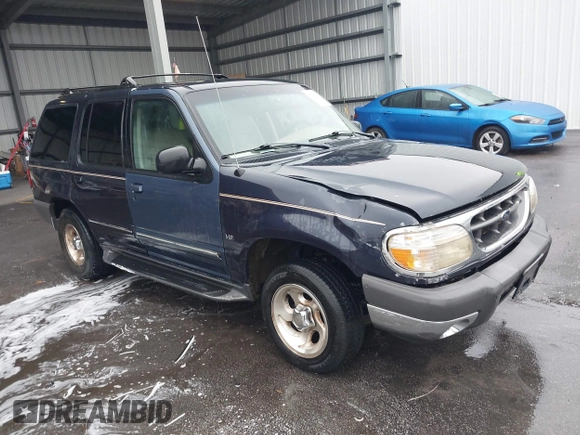 2000 Ford Explorer XLT with VIN 1FMZU63P8YUB81789, listed as a IAAI auction lot 41518021 with 243,748 mi miles and . Bid and sale history available at DreamBid. Image 1.