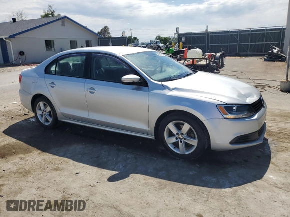 2012 Volkswagen Jetta TDI w/Premium & Nav z VIN 3VWLL7AJ9CM069918, wystawiony jako Copart lot #58237365 z przebiegiem 107 890 mil mil oraz Szkoda całkowita • Salvage title. Historia ofert i sprzedaży dostępna na DreamBid. Obrazek 4.