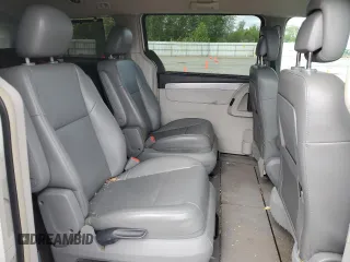 2011 Volkswagen Routan SE with VIN 2V4RW3DG0BR789523, listed as a Copart auction lot 61761785 with 124,530 mi miles and Clean title. Bid and sale history available at DreamBid. Image 11.