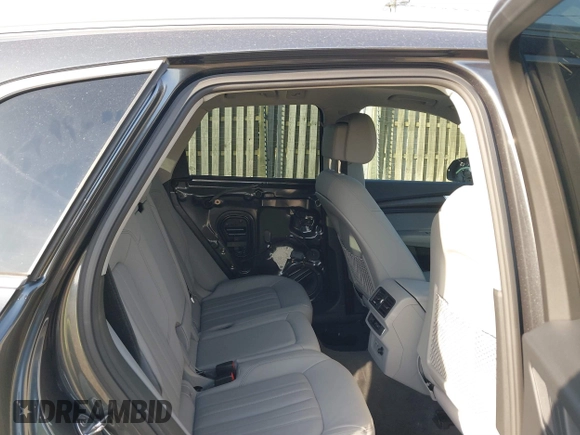 2022 Audi Q5 S line Premium z VIN WA1GAAFY0N2140330, wystawiony jako IAAI lot #41756318 z przebiegiem 39 165 mil mil oraz . Historia ofert i sprzedaży dostępna na DreamBid. Obrazek 8.