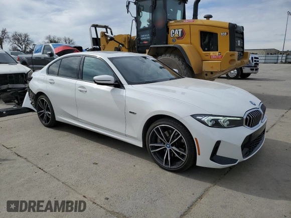 2023 BMW 3 Series 330e with VIN 3MW39FF00P8C93893, listed as a Copart auction lot 46110105 with 40,381 mi miles and Salvage Title. Bid and sale history available at carsss.com. Image 4.