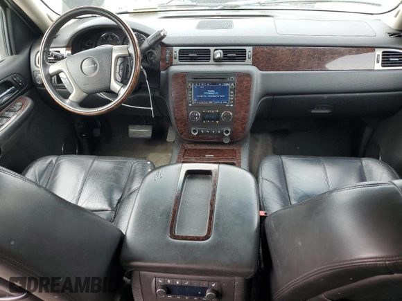2008 GMC Yukon XL z VIN 1GKFK66858J243561, wystawiony jako Copart lot #50010235 z przebiegiem 152 837 mil mil oraz Szkoda całkowita • Salvage title. Historia ofert i sprzedaży dostępna na DreamBid. Obrazek 8.
